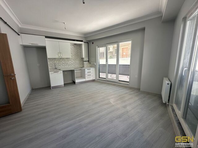 11-GSN GARYRİMENKUL'DEN KARTAL KARLIKTEPE'DE SATILIK 1+1 OFİS-DAİRE